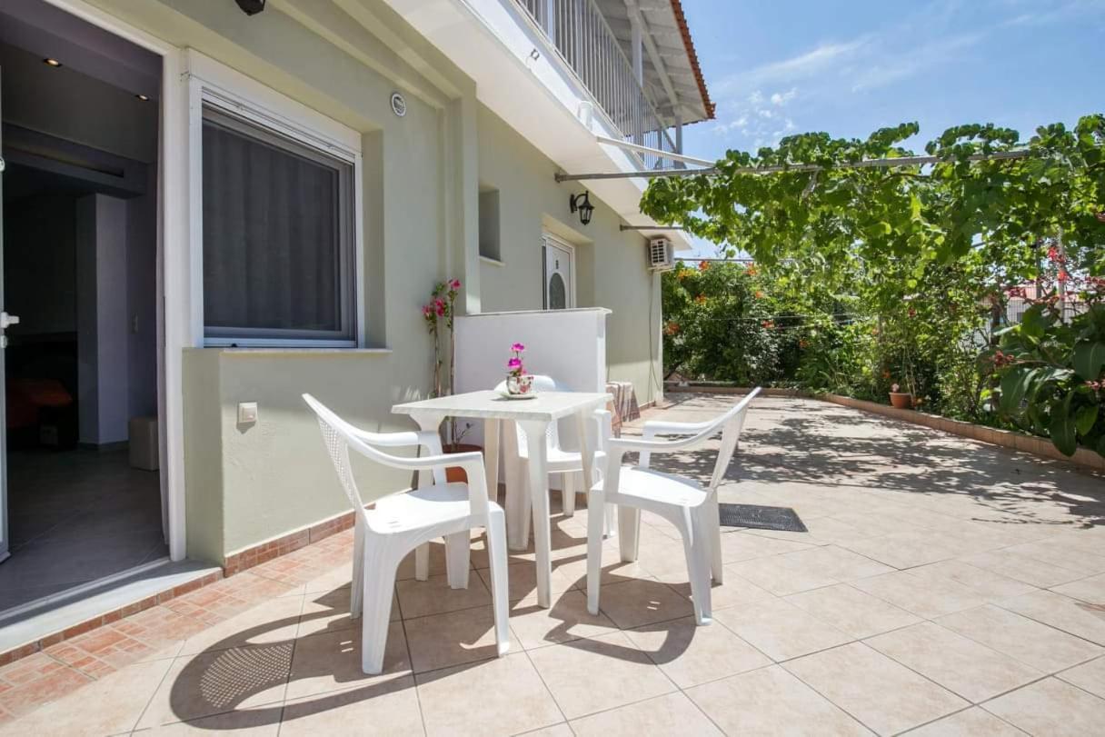 Villa Dimitris Potos Bagian luar foto