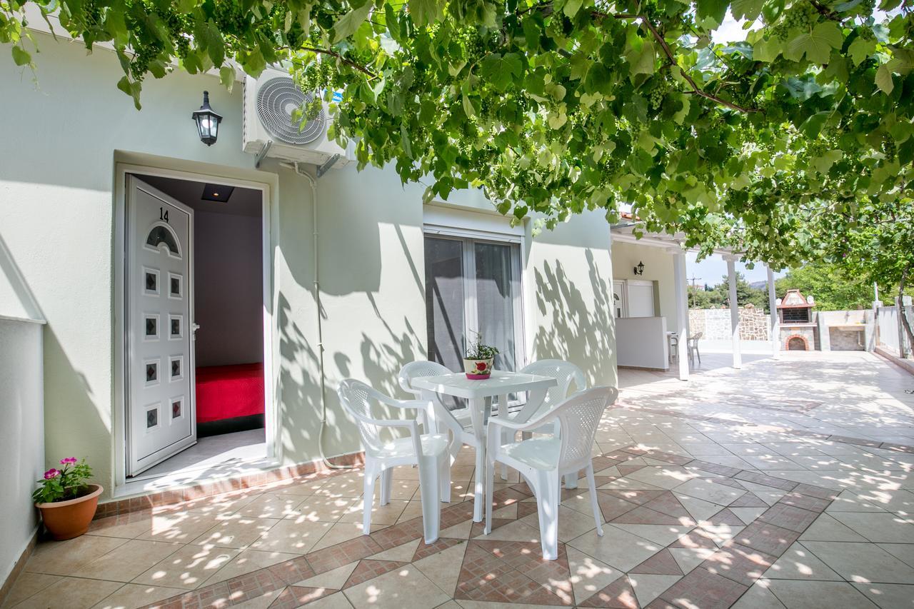 Villa Dimitris Potos Bagian luar foto